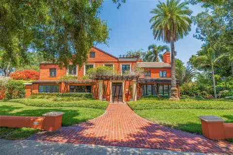 6230 3rd St S, Saint Petersburg, FL 33705