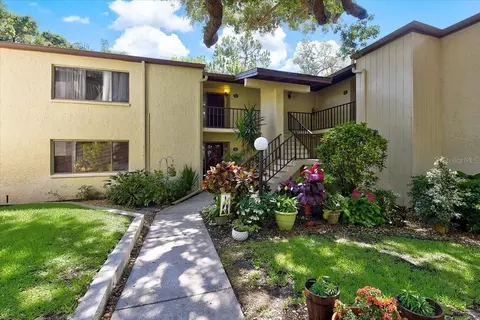 700 Starkey Rd #522, Largo, FL 33771