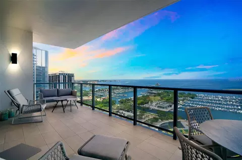 301 1st St S #2402, Saint Petersburg, FL 33701
