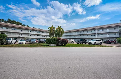 2261 Swedish Dr #19, Clearwater, FL 33763
