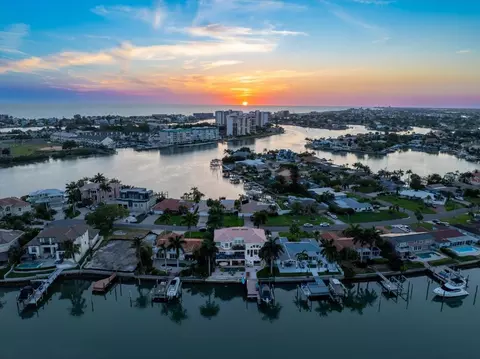 1348 80th St S, Saint Petersburg, FL 33707