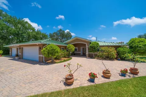 407 Harbor View Ln, Largo, FL 33770