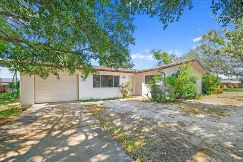 13705 Jamaica Dr, Seminole, FL 33776