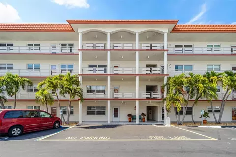 3114 59th St S #107, Gulfport, FL 33707