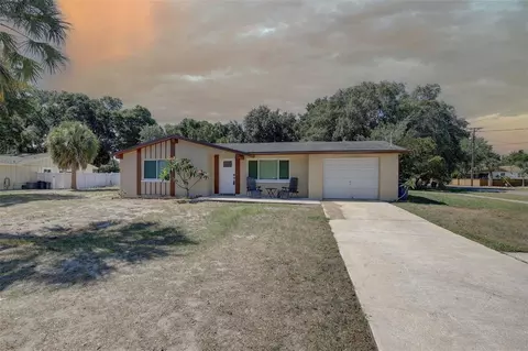 700 Cypress St, Tarpon Springs, FL 34689