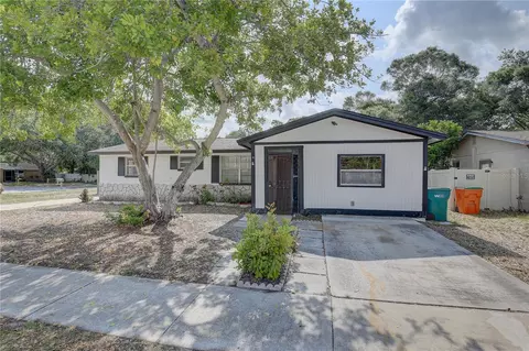 8809 91st St, Seminole, FL 33777