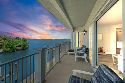 1860 N Fort Harrison Ave #102, Clearwater, FL 33755