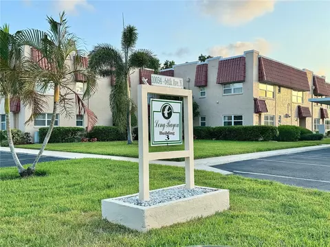 10034 64th Ave N #6, Saint Petersburg, FL 33708