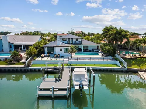 654 Snug Is, Clearwater Beach, FL 33767