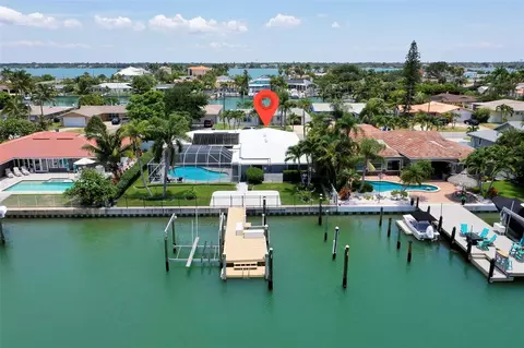 12200 6th St E, Treasure Island, FL 33706