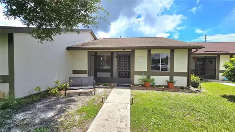 2300 Bancroft Cir S #B, Palm Harbor, FL 34683