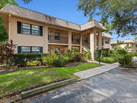 49 W Center St #113, Tarpon Springs, FL 34689