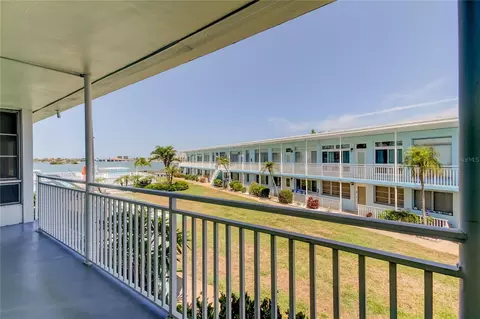 1840 Shore Dr S #15, South Pasadena, FL 33707