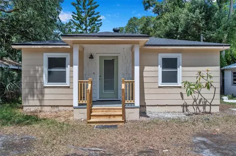 905 10th St NW, Largo, FL 33770