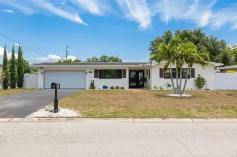 8371 Ridgewood Cir, Seminole, FL 33772