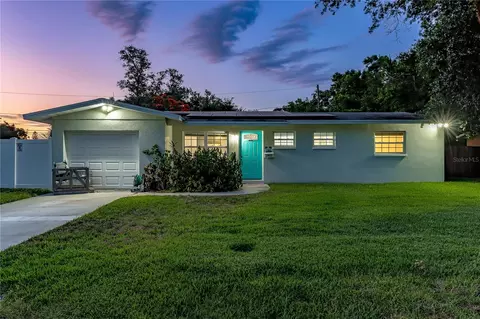 3933 Porpoise Dr SE, Saint Petersburg, FL 33705