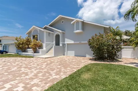 115 8th St, Belleair Beach, FL 33786