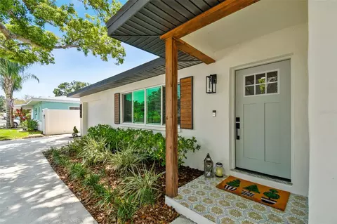 7664 115th St, Seminole, FL 33772