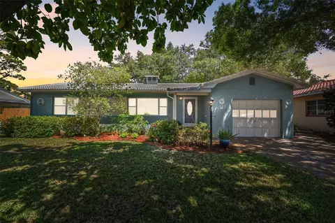 1339 Dixie Ln S, Saint Petersburg, FL 33707
