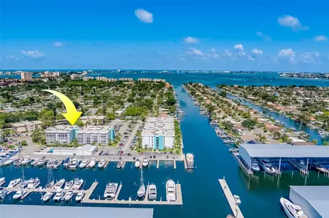 4910 38th Way S #207, Saint Petersburg, FL 33711
