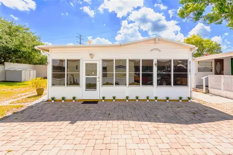 21121 Lazy Days Cir, Lutz, FL 33558