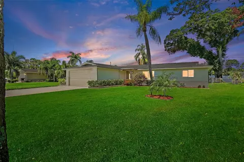 4430 Indianapolis St NE, Saint Petersburg, FL 33703