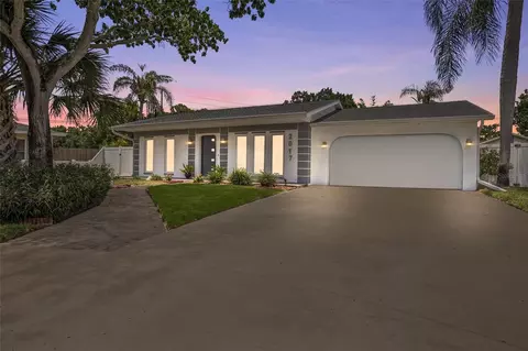 2017 58th Ln N, Clearwater, FL 33760