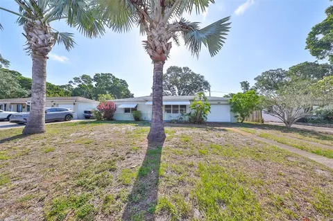 4989 99th St N, Saint Petersburg, FL 33708