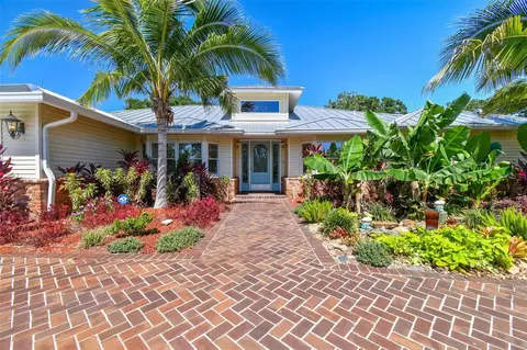 2053 Golf View Dr, Dunedin, FL 34698