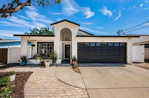 1424 Wegmann Dr, Tarpon Springs, FL 34689