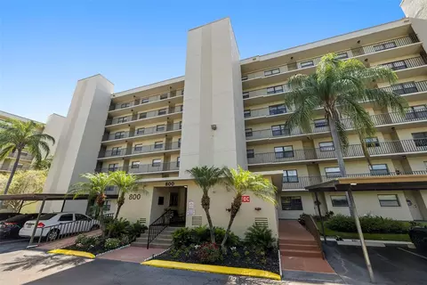 800 Cove Cay Dr #7D, Clearwater, FL 33760