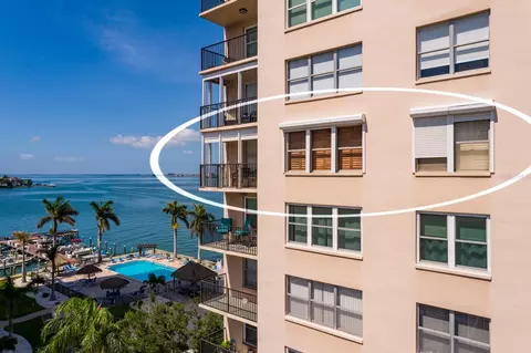 5220 Brittany Dr S #701, Saint Petersburg, FL 33715