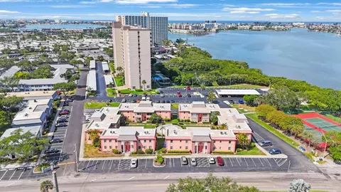 7010 Sunset Dr S #1B, South Pasadena, FL 33707