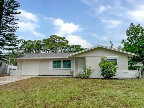 5274 68th Way N, Saint Petersburg, FL 33709