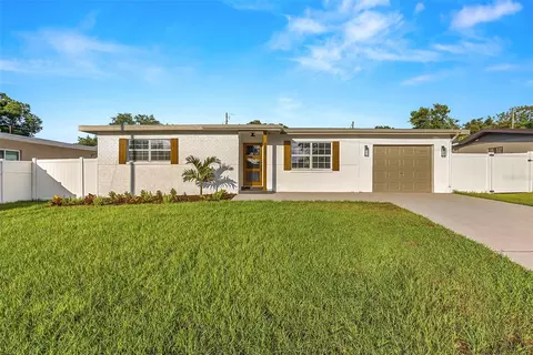487 Oakwood Dr, Dunedin, FL 34698