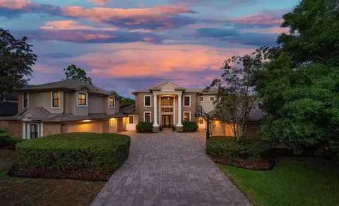 667 Richmond Close, Tarpon Springs, FL 34688