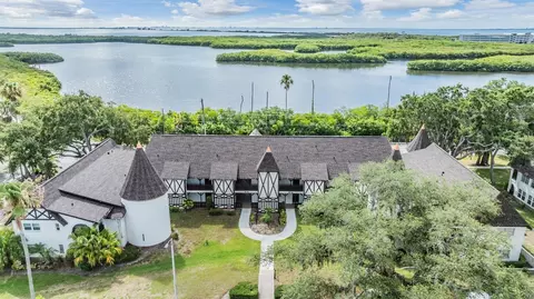 220 N Bayshore Blvd #102, Clearwater, FL 33759