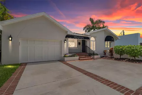 351 Rafael Blvd NE, Saint Petersburg, FL 33704