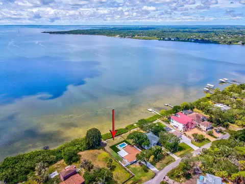3809 Shore Blvd, Oldsmar, FL 34677