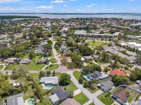 4531 Venetian Blvd NE, Saint Petersburg, FL 33703