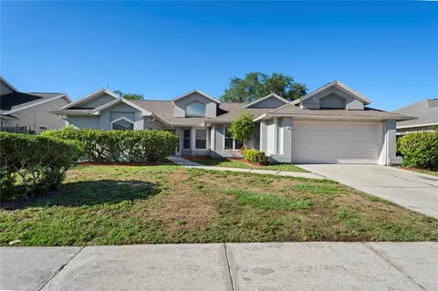 1527 Creekbend Dr, Brandon, FL 33510