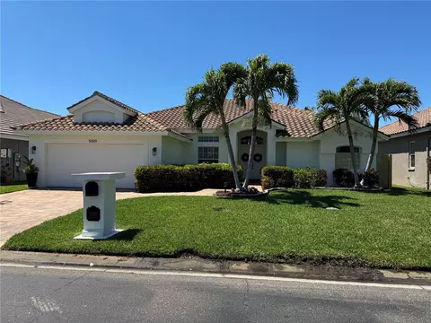 5009 Queen Palm Ter NE, Saint Petersburg, FL 33703