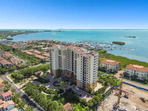5823 Bowen Daniel Dr #905, Tampa, FL 33616
