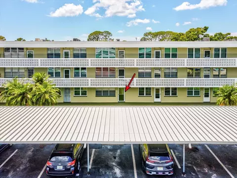 4710 Bay St NE #120, Saint Petersburg, FL 33703