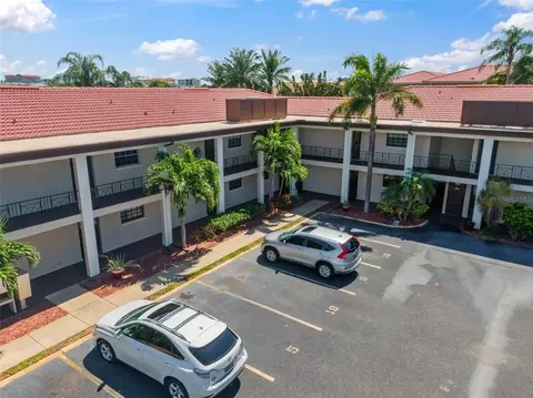 10190 Imperial Point Dr W #4, Largo, FL 33774
