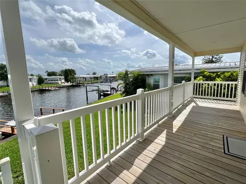 361 Mount Isle Ave NE #402, Saint Petersburg, FL 33702