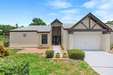 932 Rosewood Ln, Palm Harbor, FL 34684