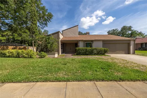 9616 Halyard Dr, Largo, FL 33773