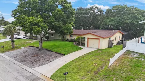 919 Leona Dr, Largo, FL 33770