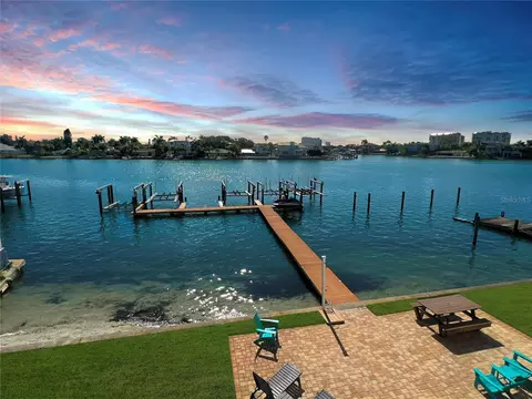 10109 Gulf Blvd #201, Treasure Island, FL 33706